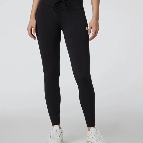 Vuori Black Daily Leggings - Picture 2 of 5